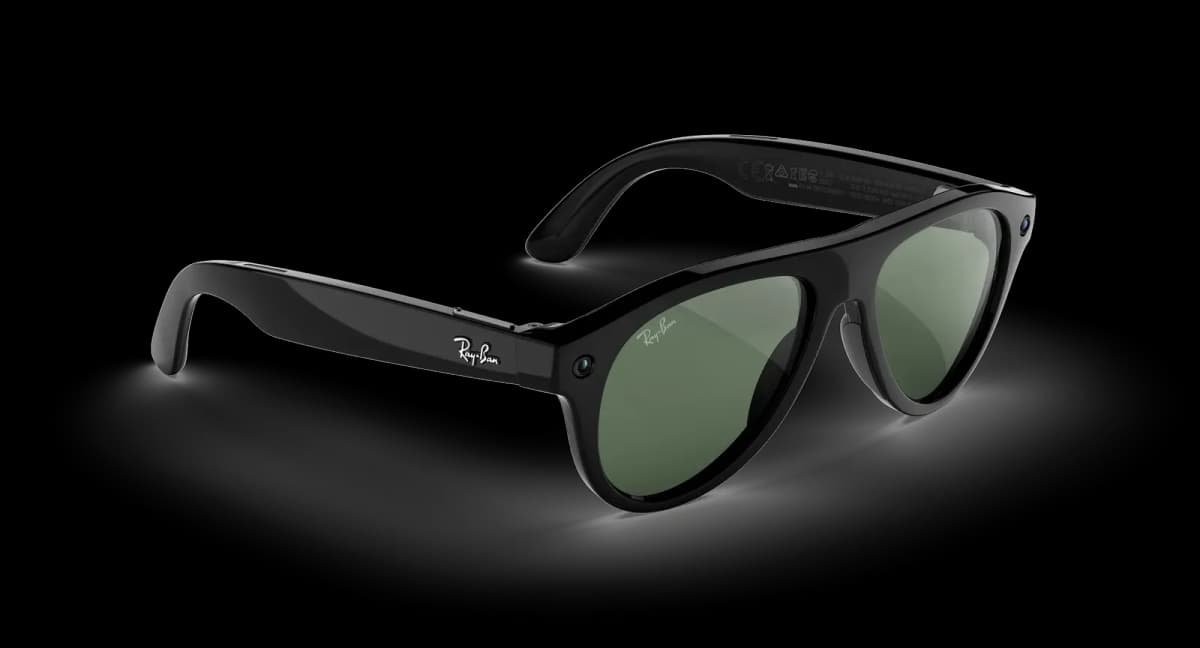 Angled view of Shiny Black Ray-Ban Meta Aviator glasses