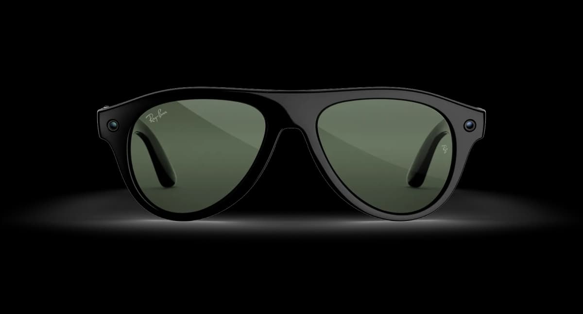 Front view of Shiny Black Ray-Ban Meta Aviator glasses